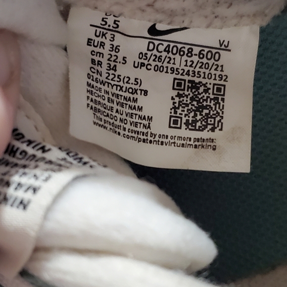 Nike Kids Pink and Green Sneakers Used Good Condition - Picture 7 of 7